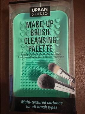 Make-Up Brush Cleansing Palette — Mint Green